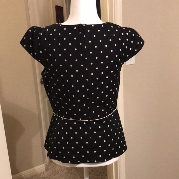 Loft - Cap sleeve polka dot top - size 6 - Picture 2 of 5